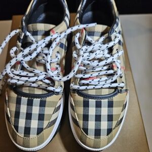 Burberry Kids Sneakers in Beige and Black Check